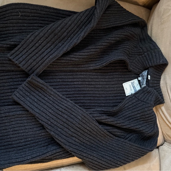 Ribbed Knit Brand new gray full zippered cardigan - Picture 2 of 5